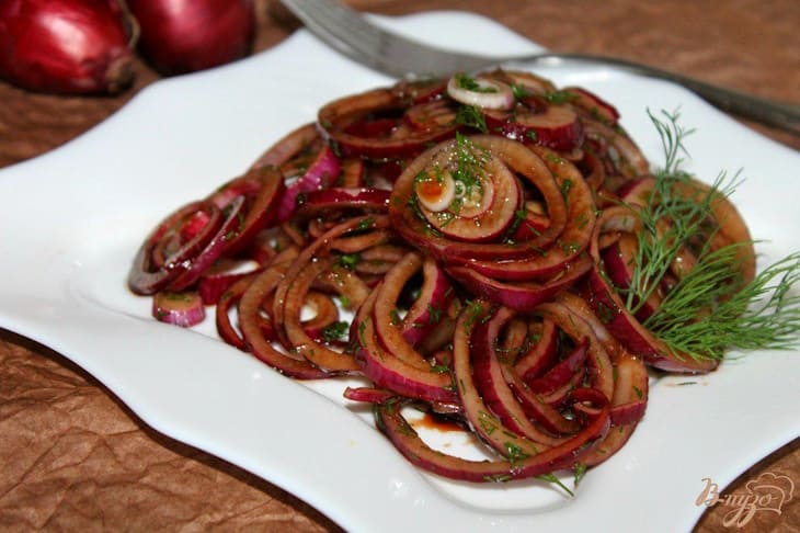 Заправка красного лука бальзамическим уксусом