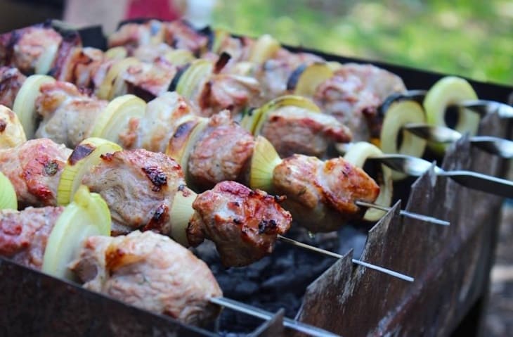 пожарить мясо с луком