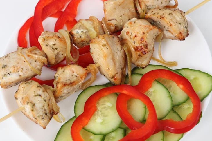 как приготовить шашлык в мультиварке Не придавливайте мясо, положив в мультиварку