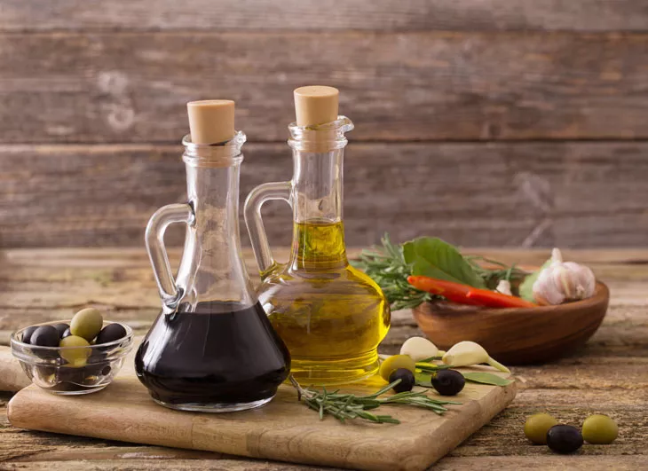 Оливковое масло сочетается с уксусом