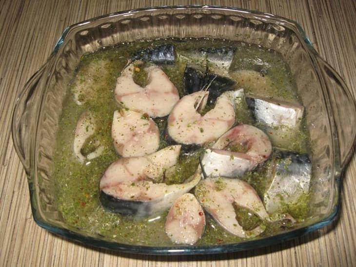 Уксусный маринад используется для рыбы в классических рецептах