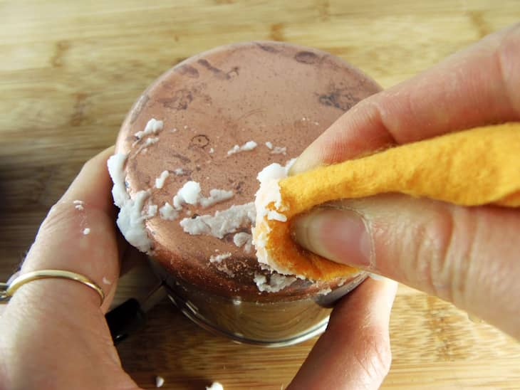 как лучше очистить медь В процессе чистки используйте мягкие безворсовые полотенца