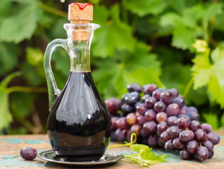 Виноградный уксус насыщает заготовку дополнительными полезными веществами