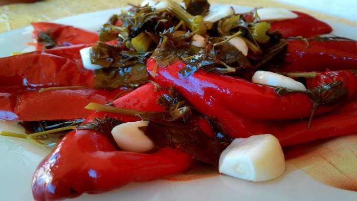 Маринованные перцы  Чили — острая закуска со своим пикантным ароматом